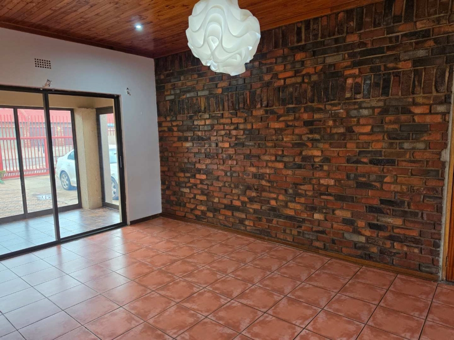 3 Bedroom Property for Sale in Rhodesdene Northern Cape